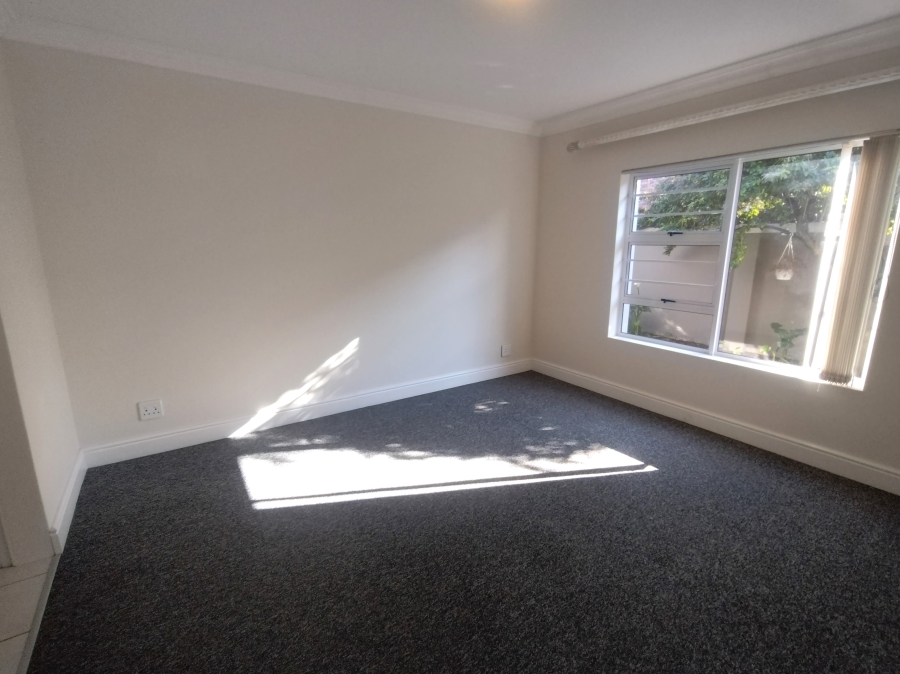 5 Bedroom Property for Sale in Wavecrest Eastern Cape